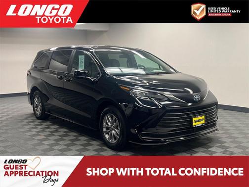 2025 Toyota Sienna LE