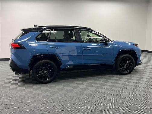 2022 Toyota RAV4 Hybrid SE