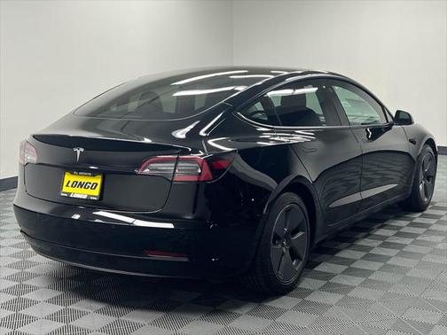 2022 Tesla Model 3 Standard Range