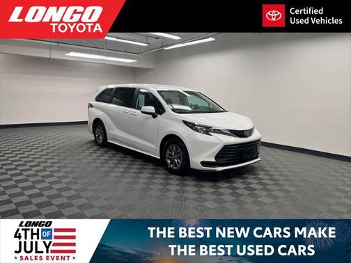 2024 Toyota Sienna LE
