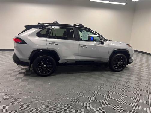 2024 Toyota RAV4 Hybrid SE