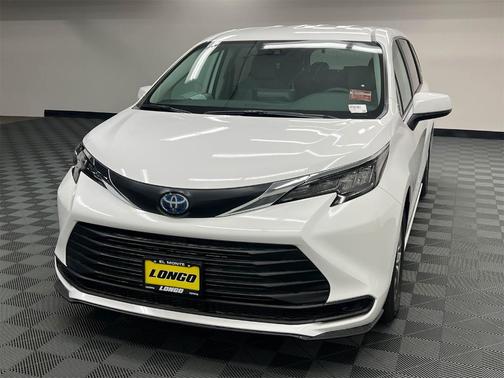 2024 Toyota Sienna LE