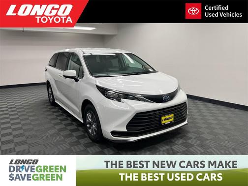 2024 Toyota Sienna LE