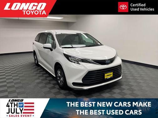 2023 Toyota Sienna LE