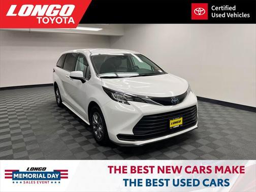 2023 Toyota Sienna LE