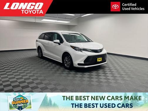 2024 Toyota Sienna LE