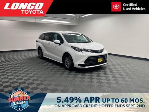 2024 Toyota Sienna LE