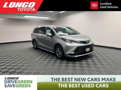 2022 Toyota Sienna LE