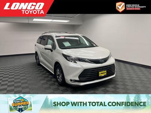 2021 Toyota Sienna XLE 8 Passenger
