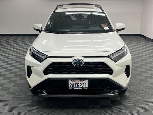 2022 Toyota RAV4 Hybrid SE