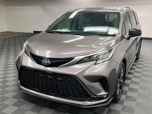 2022 Toyota Sienna XSE 7 Passenger