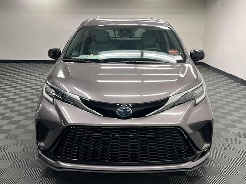 2022 Toyota Sienna XSE 7 Passenger