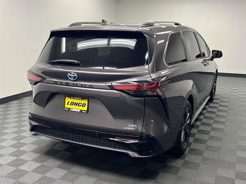2022 Toyota Sienna XSE 7 Passenger