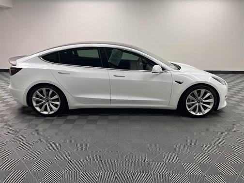 2019 Tesla Model 3 Standard Range Plus