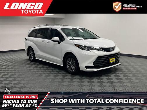 2025 Toyota Sienna LE
