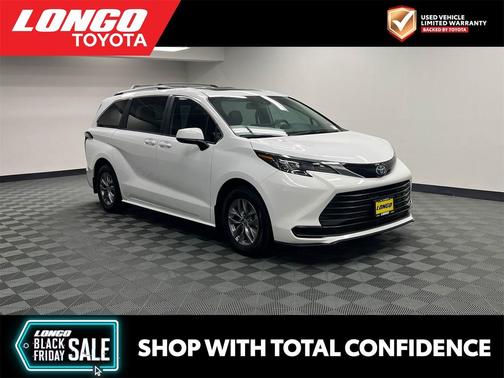 2025 Toyota Sienna LE