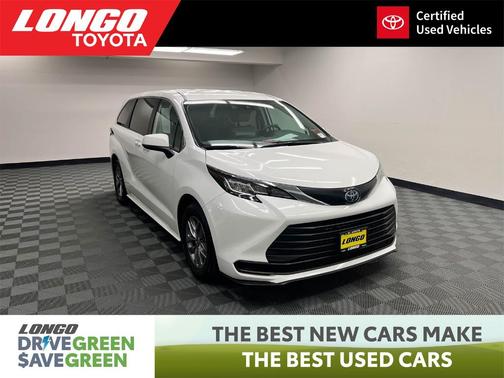 2023 Toyota Sienna LE