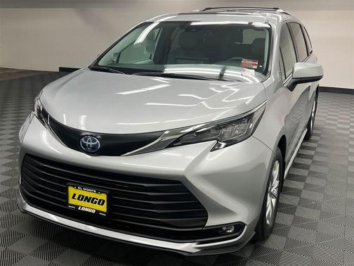 2025 Toyota Sienna XLE