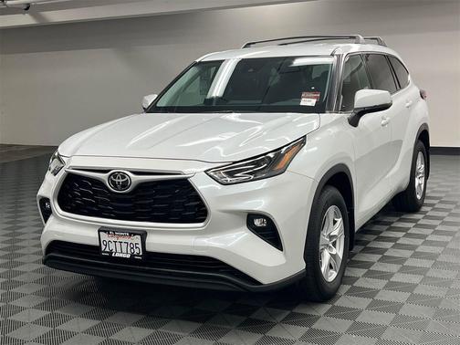2022 Toyota Highlander LE
