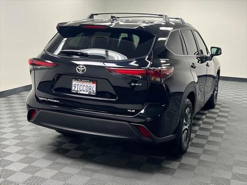 2025 Toyota Highlander Hybrid XLE