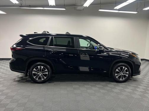 2025 Toyota Highlander Hybrid XLE
