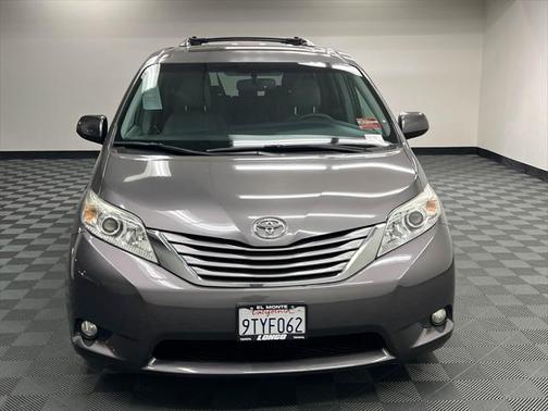 2017 Toyota Sienna XLE