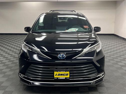 2025 Toyota Sienna Limited 7-Passenger
