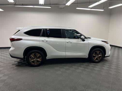 2023 Toyota Highlander Hybrid XLE