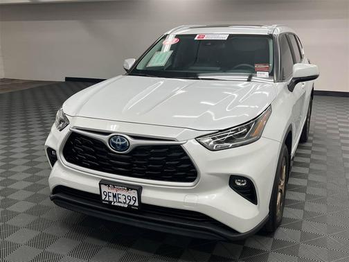2023 Toyota Highlander Hybrid XLE