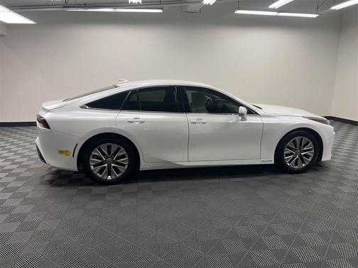2022 Toyota Mirai Base
