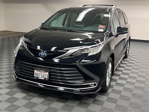 2024 Toyota Sienna Limited 7-Passenger