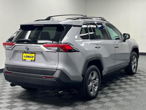 2022 Toyota RAV4 Hybrid LE