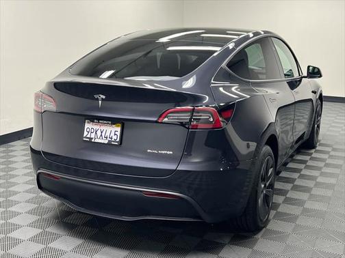 2024 Tesla Model Y Long Range Dual Motor All-Wheel Drive