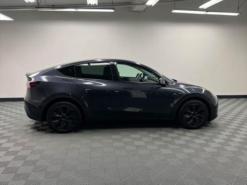 2024 Tesla Model Y Long Range Dual Motor All-Wheel Drive