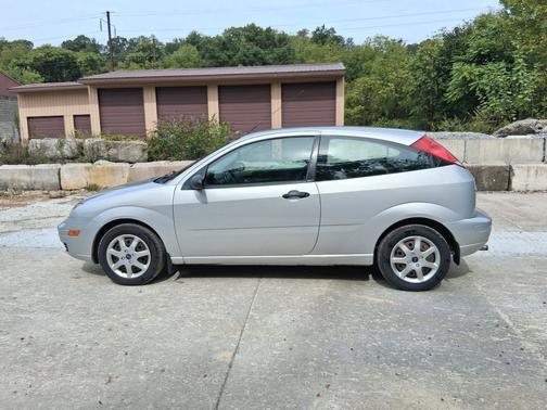 2005 Ford Focus ZX3 SES