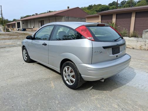 2005 Ford Focus ZX3 SES