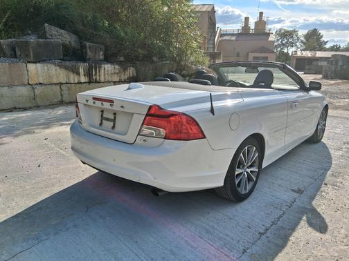 2012 Volvo C70 T5