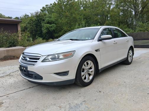 2010 Ford Taurus SEL