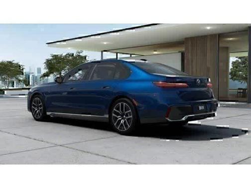 Tanzanite Blue II Metallic 2026 BMW 740 xDrive