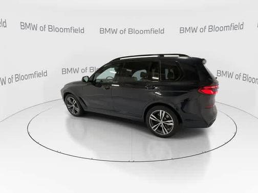 Black Sapphire Metallic 2024 BMW X7 xDrive40i