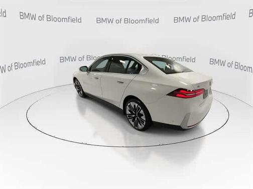 2025 BMW i5 xDrive40