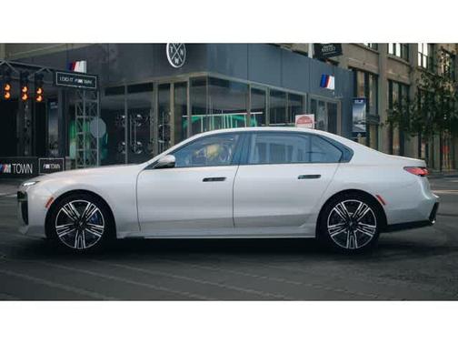 2025 BMW 760 xDrive