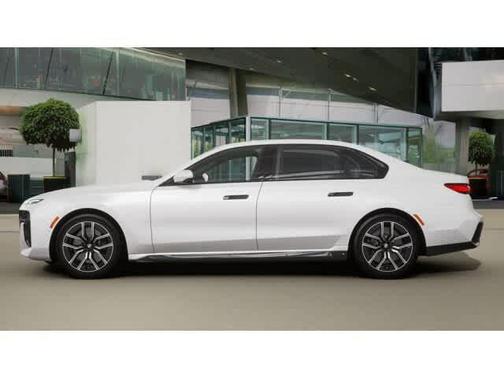 2025 BMW 740 i xDrive