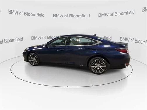 2023 Lexus ES 250 Base