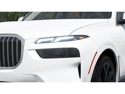 Mineral White Metallic 2027 BMW X7 xDrive40i