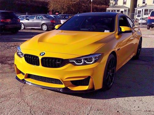 Photo 3 of 30 of 2019 BMW M4 CS