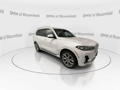 Mineral White Metallic 2021 BMW X7 xDrive40i