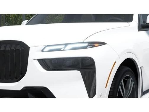 Alpine White 2027 BMW X7 xDrive40i