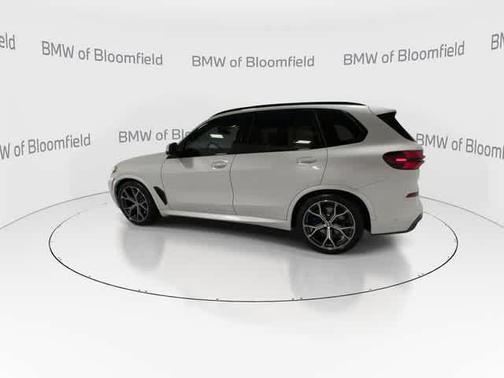 Mineral White Metallic 2025 BMW X5 xDrive40i
