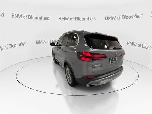 Skyscraper Grey Metallic 2024 BMW X5 xDrive40i